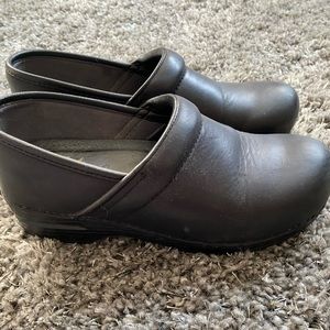 Size 40 Black Dansko XP